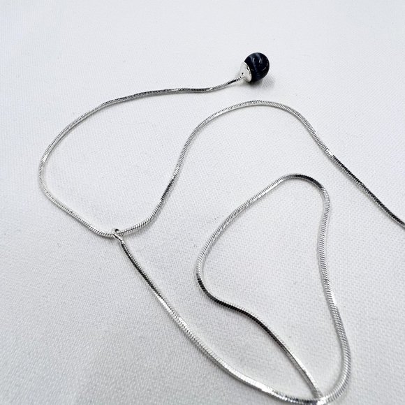 NWOT - Shiny Silver Tone Black Cats Eye Drop Pendant Pull Through 17” Necklace - Picture 5 of 6